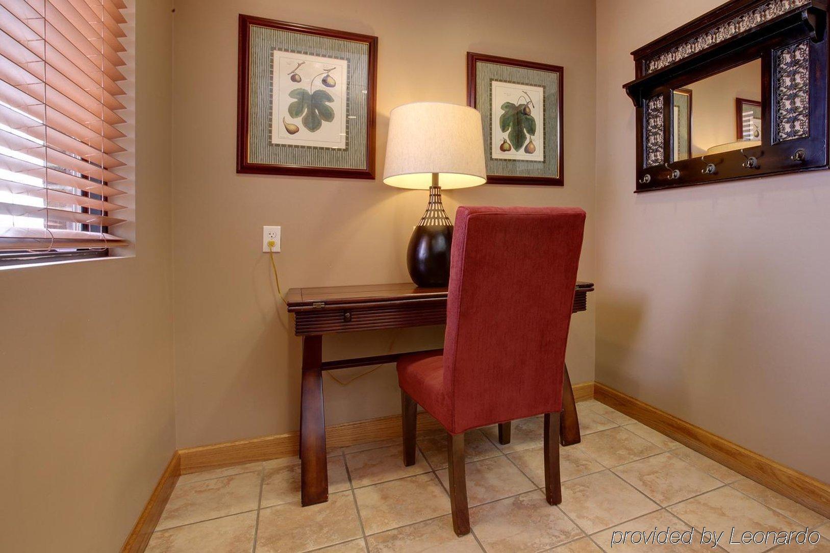 Americas Best Value Inn St. Louis / South Mehlville Номер фото