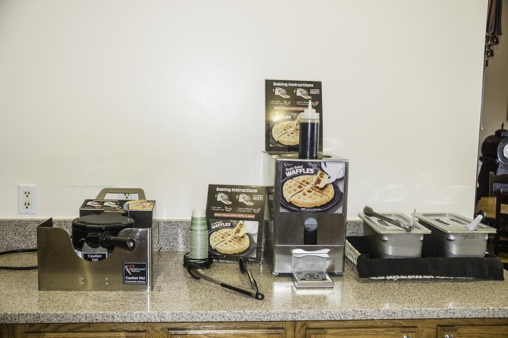 Americas Best Value Inn St. Louis / South Mehlville Экстерьер фото